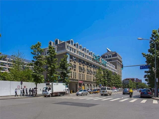 云南晋宁古滇樱花谷美图